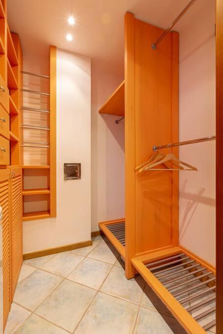 Апартаменти Cozy, Bright, Comfy Studio Next To The Old Town. Варшава Екстер'єр фото